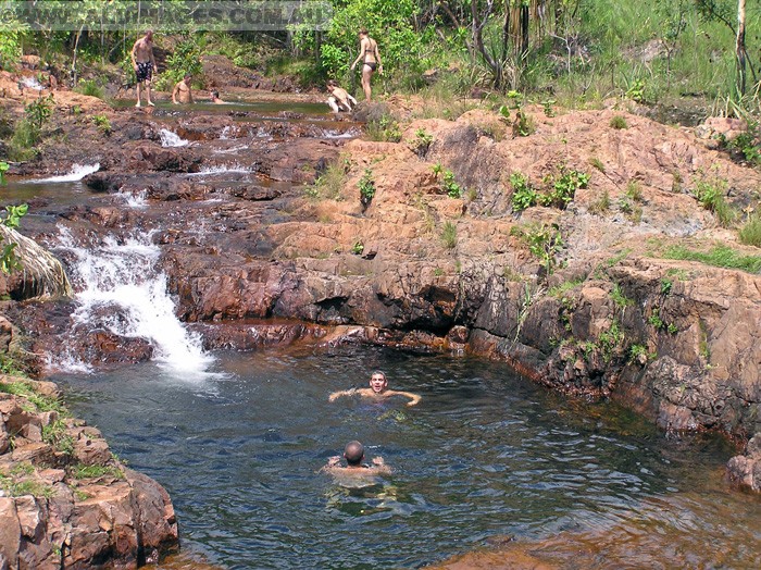 678x501 pixels (320K)